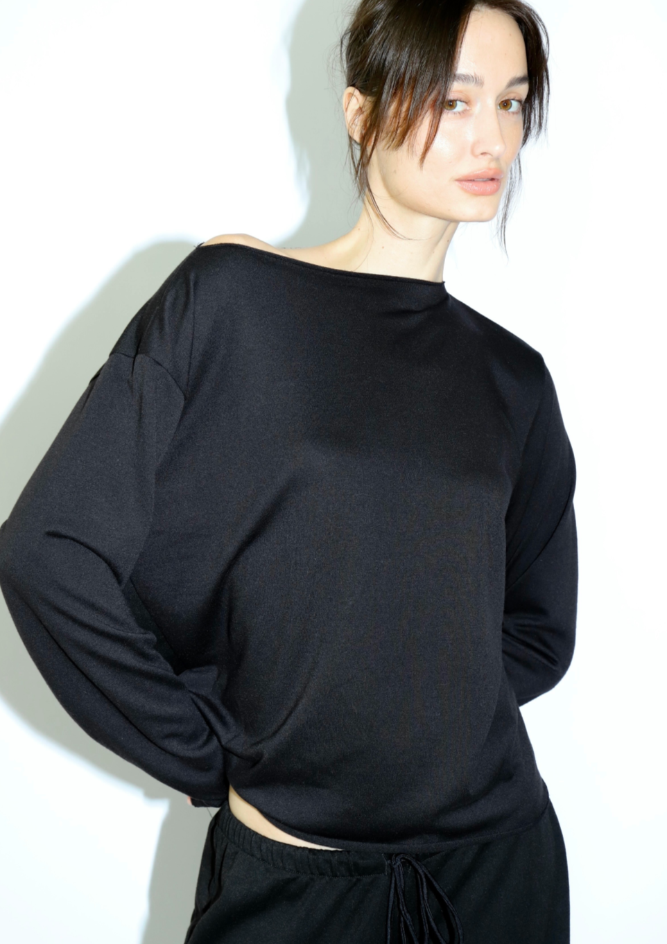 RELAXED LOUNGE LONG SLEEVE - BLACK